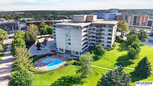 4a5-8405 Indian Hills Drive, Omaha, NE, 68114 | Card Image