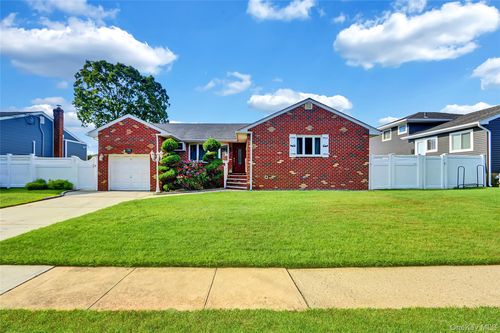 176 Elm St, Massapequa, NY, 11758-2651 | Card Image