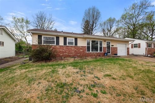 526 Lynn Haven Ln, Hazelwood, MO, 63042-1810 | Card Image