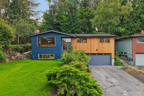 16303 Densmore Ave N, Shoreline, WA, 98133-5826 | Card Image