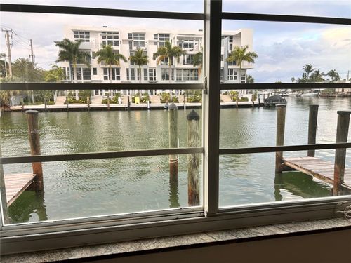 7207 Bay Dr, Miami Beach, FL, 33141-5479 | Card Image