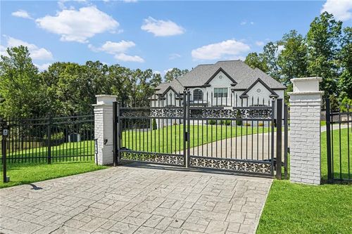 376 Lum Crowe Rd, Roswell, GA, 30075-6879 | Card Image