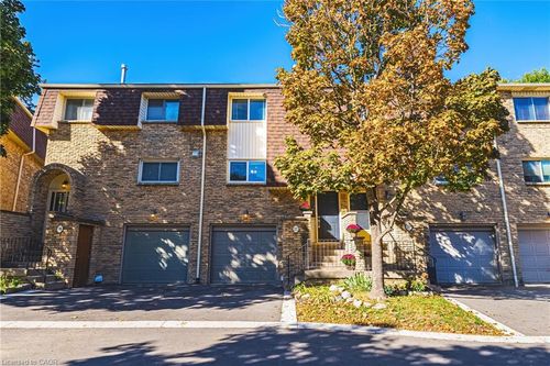 27 Melanie Cres, Waterdown, ON, L8B1B6 | Card Image