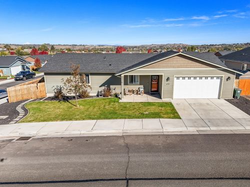 479 Se Leisek Way, Madras, OR, 97741-3505 | Card Image