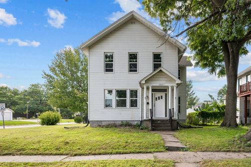 1504 Pershing Ave, Davenport, IA, 52803-4504 | Card Image