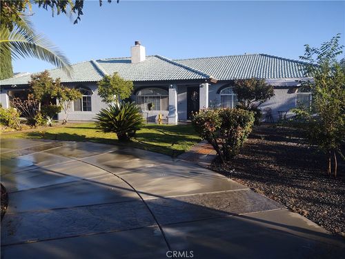 15274 Rodeo St, Hesperia, CA, 92345-4332 | Card Image