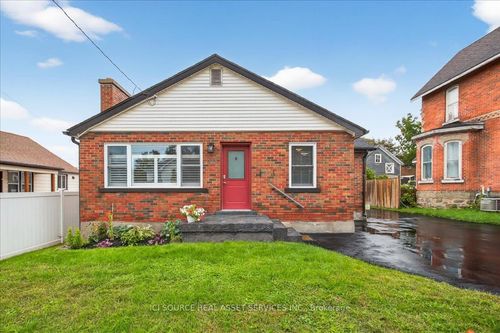 {{alt}} | Card Image