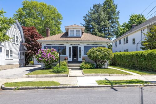 62 Falmouth Rd, Newton, MA, 02465 | Card Image