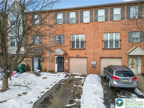 2823 Sequoia Dr, Macungie, PA, 18062-8431 | Card Image