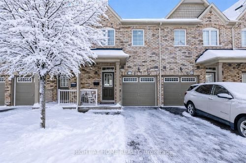 23-751 Wendy Culbert Cres, Newmarket, ON, L3X0E9 | Card Image