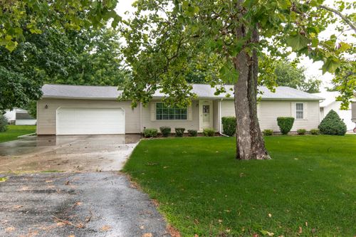 401 N West St, Odell, IL, 60460-9452 | Card Image