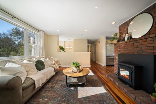 8 Chongor Dr, Newton, NH, 03858-3609 | Card Image