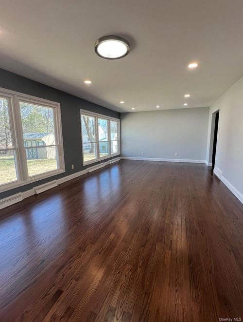 55 Eisenhower Dr, Middletown, NY, 10940-4543 | Card Image