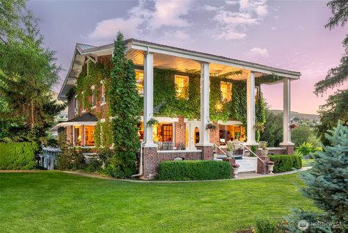 1611 Love Ln, Wenatchee, WA, 98801-9048 | Card Image