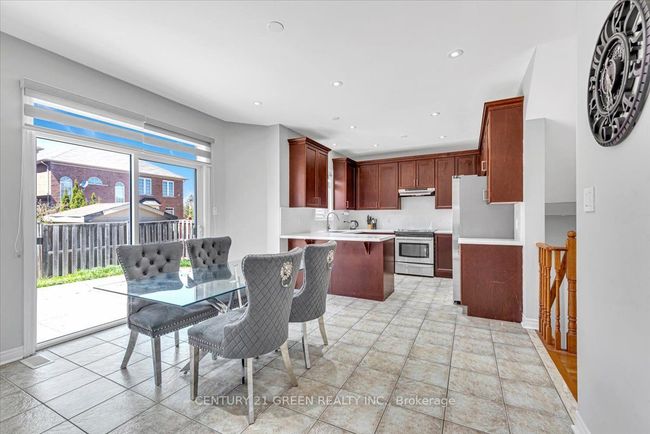 7 Accent Cir, House other with 6 bedrooms, 5 bathrooms and 4 parking in Brampton ON | Image 11