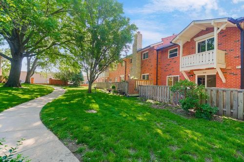 9599 Outlook Dr, Overland Park, KS, 66207-2837 | Card Image