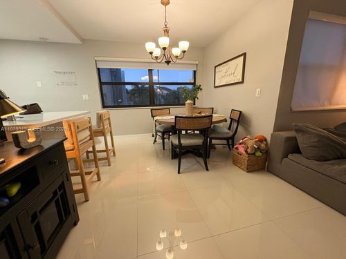 202-10280 Nw 9th St Cir, Miami, FL, 33172 | Card Image