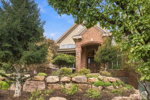 4438 Devonshire Dr, Bountiful, UT, 84010-8010 | Card Image