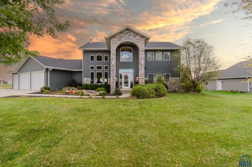 2490 5th Ave Se, Le Mars, IA, 51031-2826 | Card Image