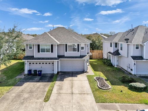 483 Folk Crest Ln, Dickinson, TX, 77539-4294 | Card Image
