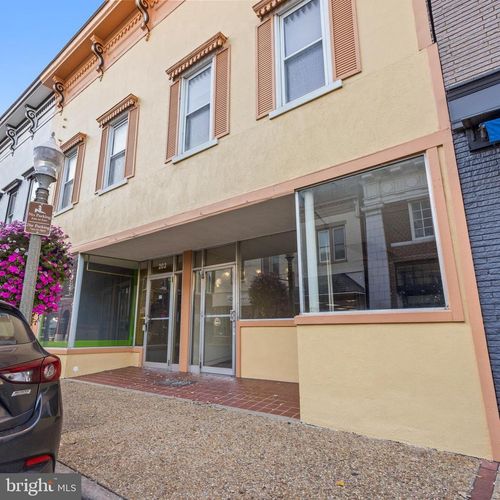 204-202 E Main St, FRONT ROYAL, VA, 22630-3338 | Card Image