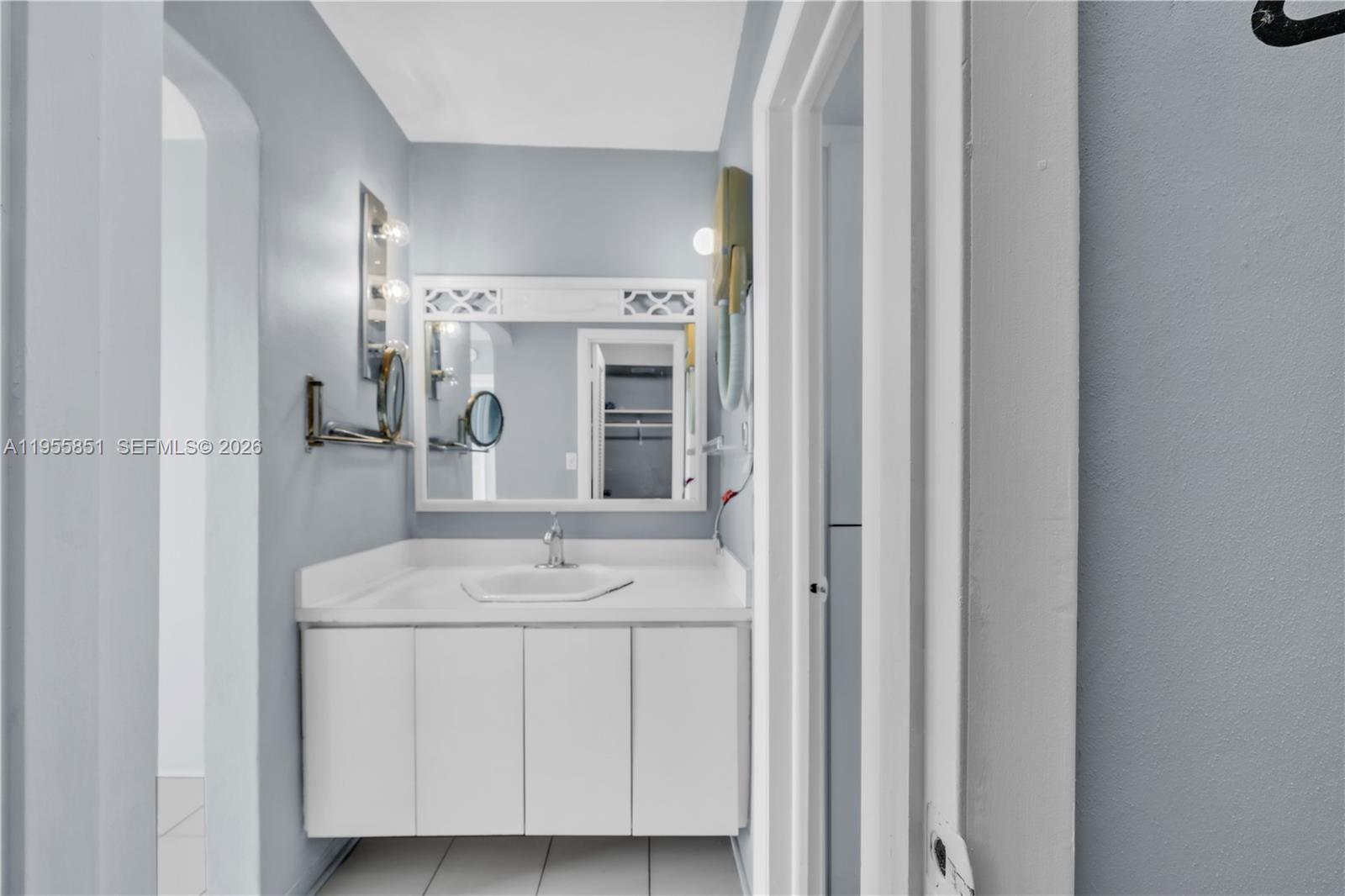 Residential Lease in Aventura 3