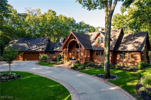 2950 N Bluff Ridge Dr, Port Clinton, OH, 43452-4011 | Card Image