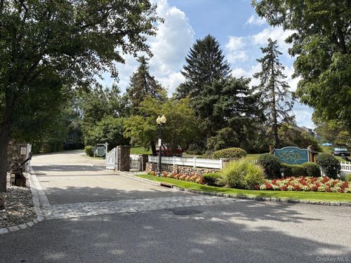 106-106 Mystic Dr, Ossining, NY, 10562-1968 | Card Image