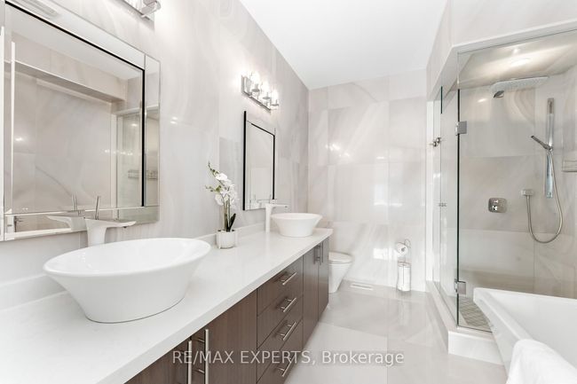 23 Carrville Woods Cir, House attached with 3 bedrooms, 4 bathrooms and 2 parking in Vaughan ON | Image 30