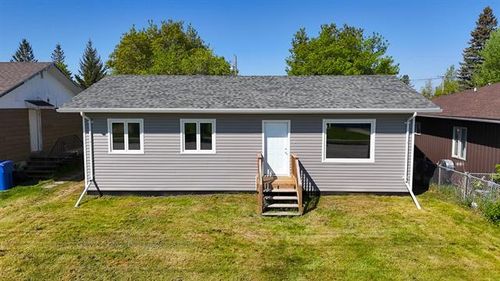 222 9th Ave N, Swan River, MB, R0L1Z0 | Card Image