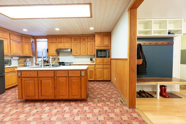 925 W Spruce St, House other with 3 bedrooms, 2 bathrooms and null parking in Missoula MT | Image 33
