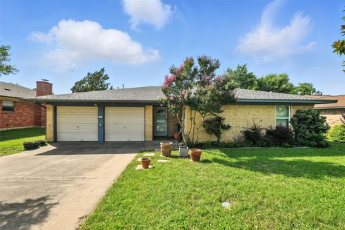 3908 Windhaven Rd, Fort Worth, TX, 76133-6829 | Card Image