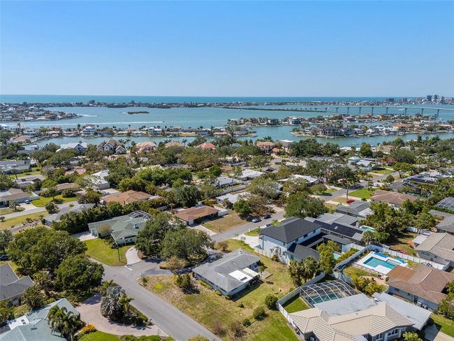 319 Cedar Ln, House other with 3 bedrooms, 3 bathrooms and null parking in LARGO FL | Image 14