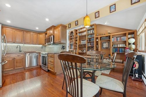 2659 Karen St, Bellmore, NY, 11710-5218 | Card Image