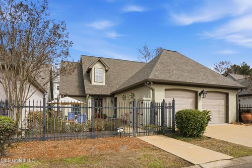 24 Savannah Cir, Brandon, MS, 39047-7288 | Card Image