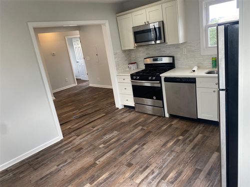 2-118 Lyon Pl, Lynbrook, NY, 11563-2423 | Card Image