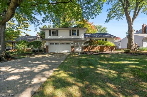 1833 Aldersgate Dr, Lyndhurst, OH, 44124-3803 | Card Image