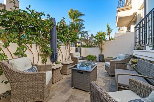 19295 Wingedfoot Cir, Huntington Beach, CA, 92648 | Card Image