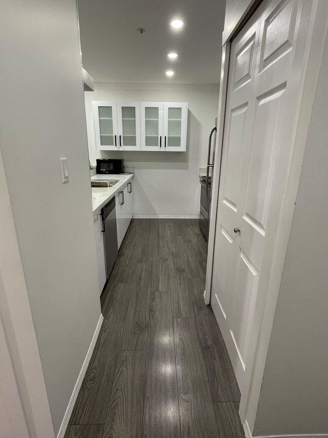 207 - 12739 72 Avenue, Condo with 1 bedrooms, 1 bathrooms and 1 parking in Surrey BC | Image 6