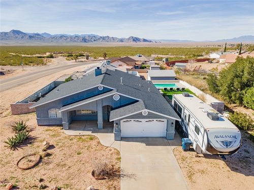 9022 N Lariat Dr, Kingman, AZ, 86401-8172 | Card Image