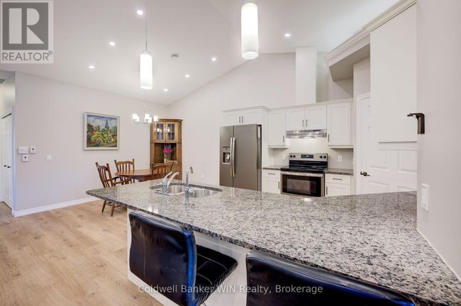 103 Broomers Crescent, Townhouse with 2 bedrooms, 2 bathrooms and 3 parking in Wellington North (Mount Forest) ON | Image 13