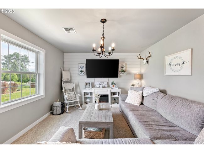 34207 Enos Dr, House other with 5 bedrooms, 5 bathrooms and 2 parking in Halsey OR | Image 31