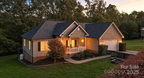 2532 Whistler Ct, Newton, NC, 28658-8463 | Card Image