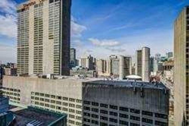 2315 - 70 Temperance St, Condo with 2 bedrooms, 2 bathrooms and 1 parking in Toronto ON | Image 8