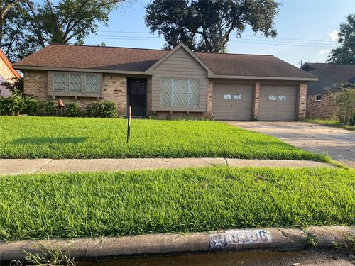 8306 Springtime Ln, Houston, TX, 77075-4742 | Card Image