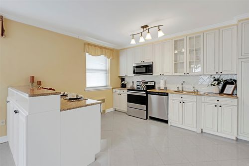 apt-3d-162 Powells Cove Blvd, Whitestone, NY, 11357-1418 | Card Image