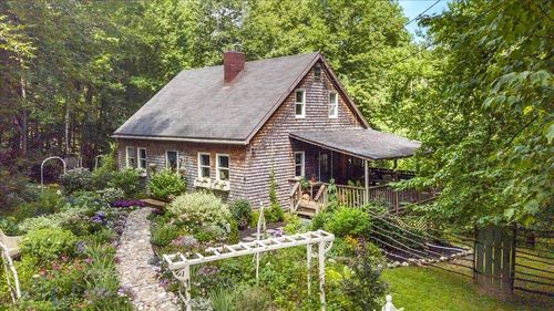 447 Farm Rd, Arlington, VT, 05250-8764 | Card Image