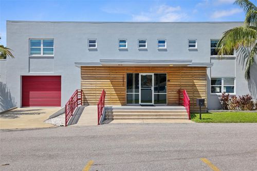 10830 Navajo Dr, ST PETERSBURG, FL, 33708-3116 | Card Image