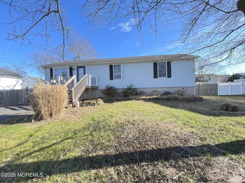 615 Monmouth Ave, Port Monmouth, NJ, 07758-1614 | Card Image