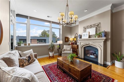 apt-305-2929 Mcgee Trfy, Kansas City, MO, 64108-3244 | Card Image